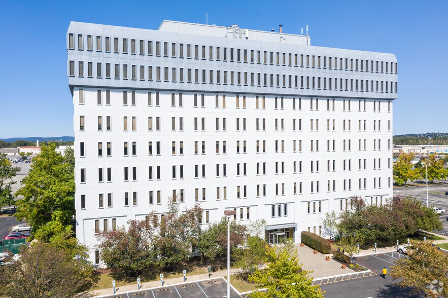 More Photos Of 201 Willowbrook Blvd, Wayne Office For Sale