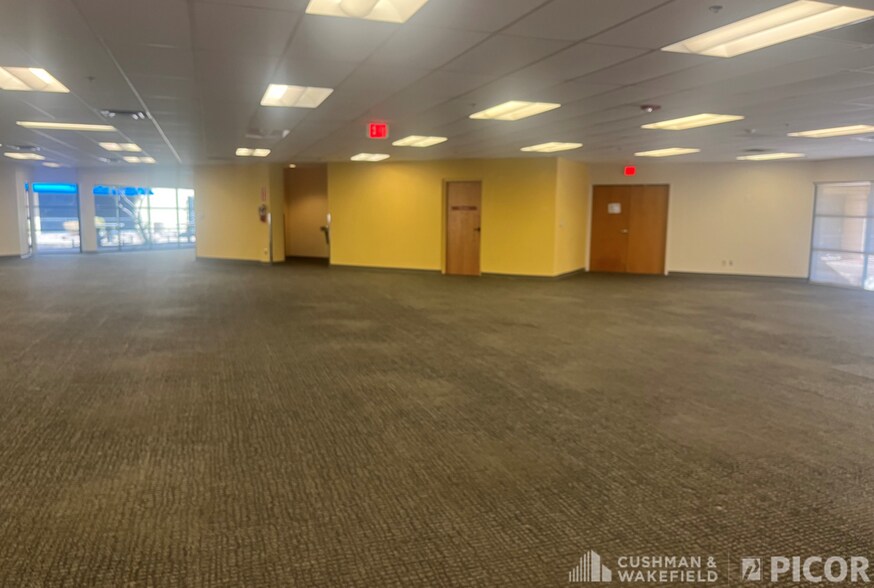 More Photos Of 3760 N Commerce Dr, Tucson Warehouse For Lease