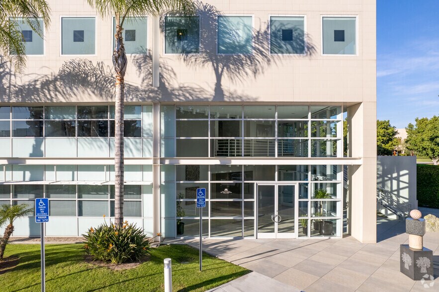 More Photos Of 1 Venture, Irvine Office For Lease
