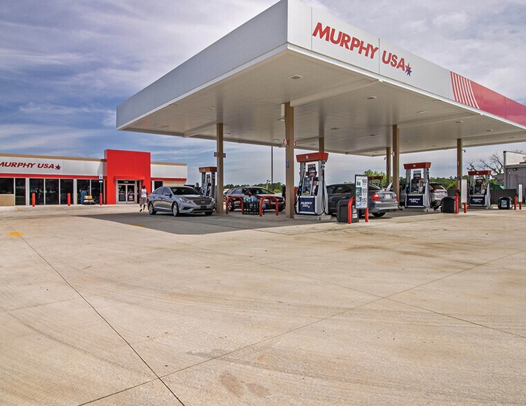More Photos Of 1305 E 16th Ave, Cordele Service Station For Sale