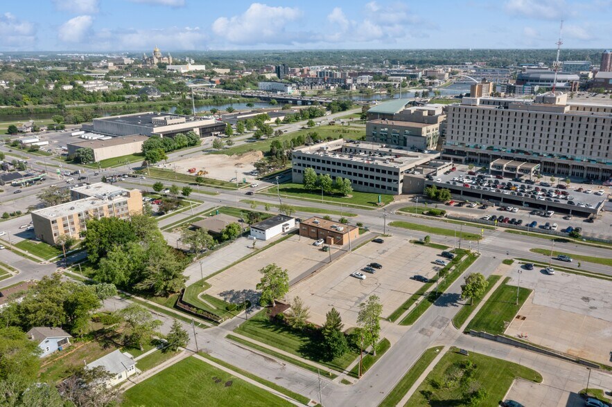 More Photos Of 1203 & 1221 4th Street, Des Moines Land For Sale