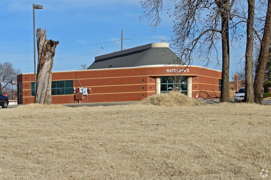 More Photos Of 400 NE 10th St, Oklahoma City Freestanding For Lease