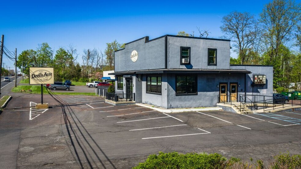 More Photos Of 5691 Easton Rd, Pipersville Restaurant For Sale
