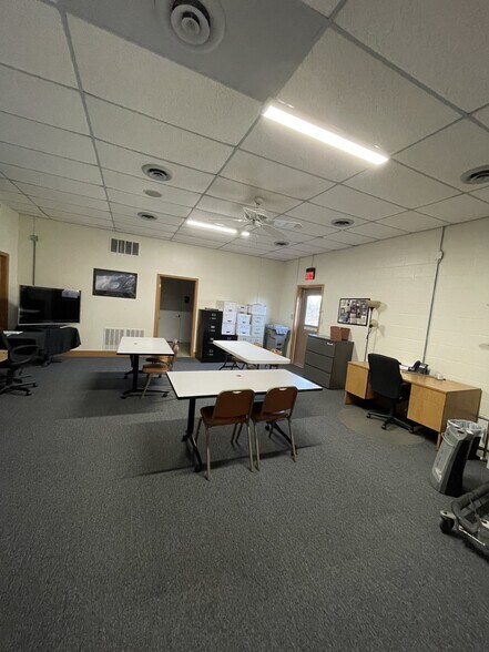 More Photos Of 1440 Waterville Monclova Rd, Waterville Office For Lease
