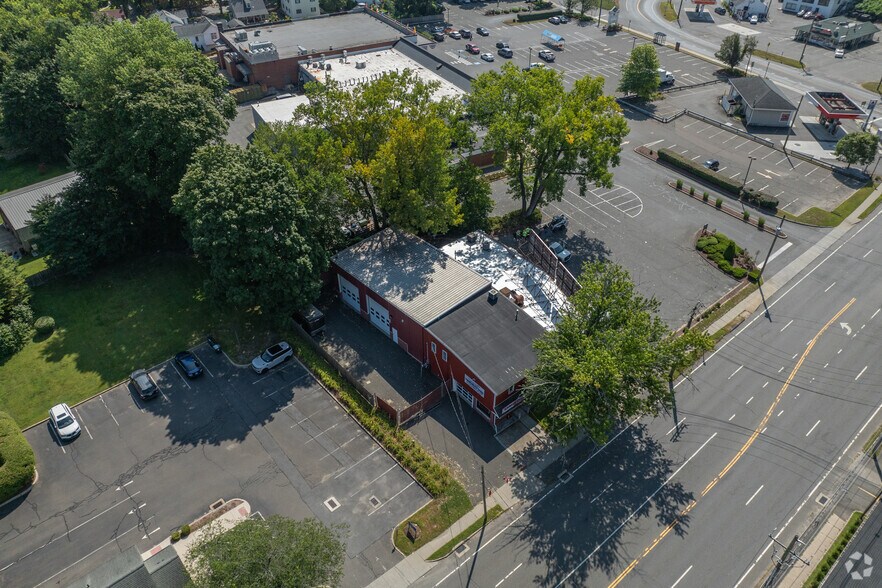 More Photos Of 44 Grassy Plain St, Bethel Storefront For Sale