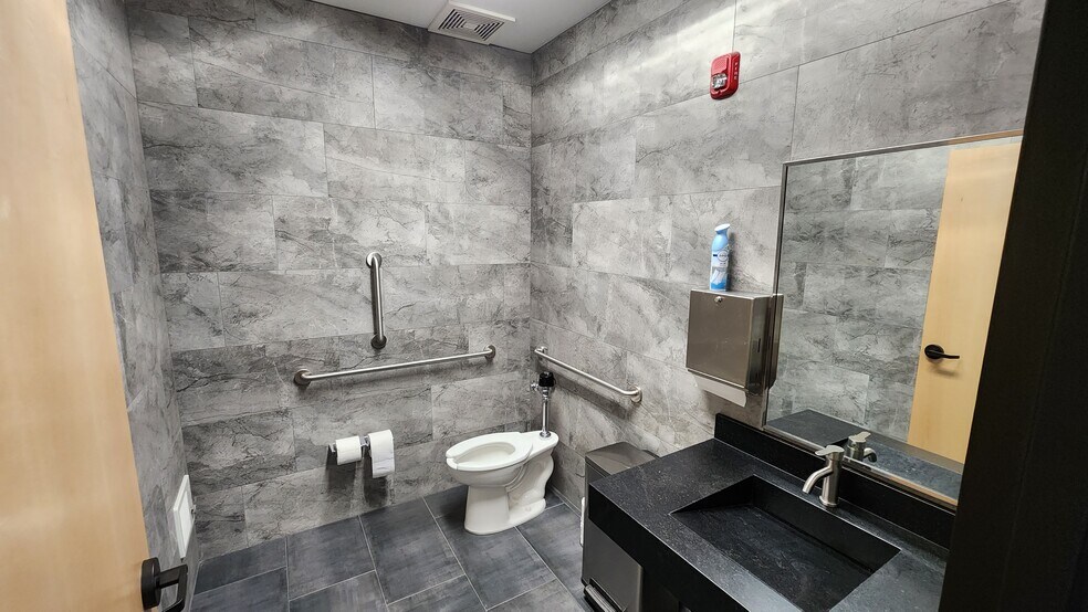 More Photos Of 13863 S 2700 W, Bluffdale Flex For Sale