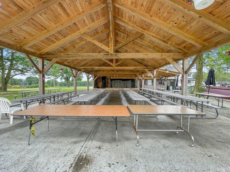 More Photos Of 809 Nooseneck Hill Rd, West Greenwich Restaurant For Sale