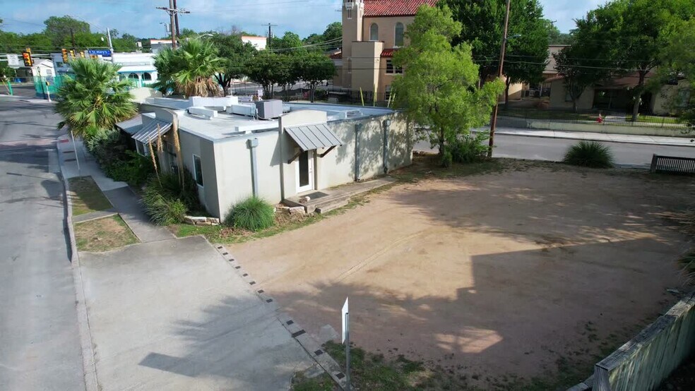 More Photos Of 601 E Ashby Pl, San Antonio Restaurant For Lease