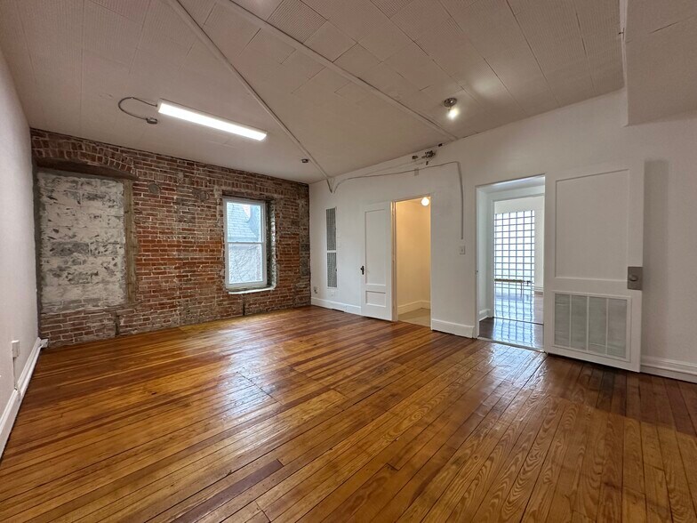 More Photos Of 215 W 18th St, Kansas City Office For Lease
