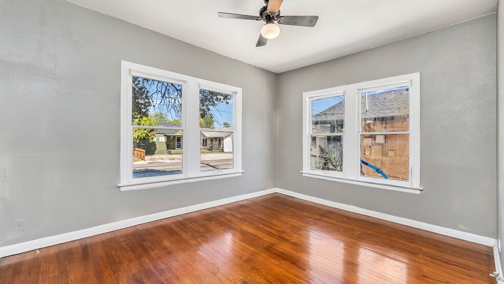More Photos Of 1018 W Hildebrand Ave, San Antonio Storefront Retail Office For Lease