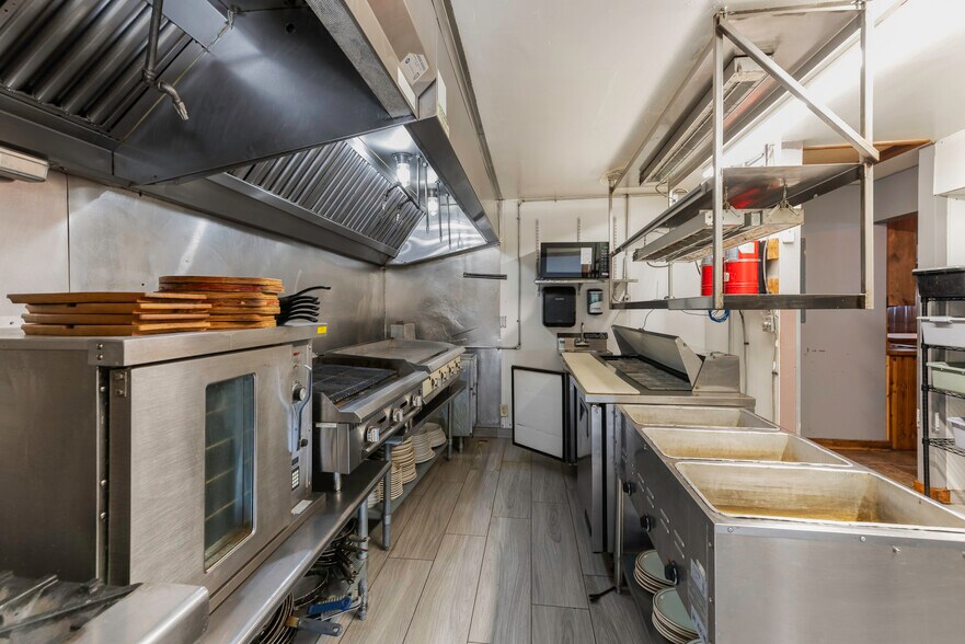 More Photos Of 400 Main st, Ouray Restaurant For Lease