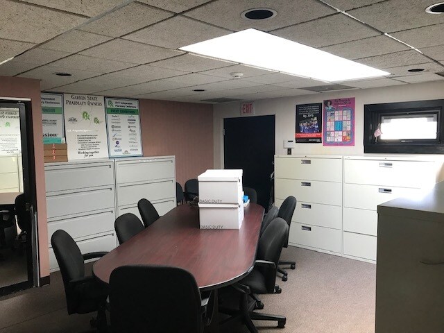 More Photos Of 34-44 W Taylor Ave, Hamilton Office For Lease