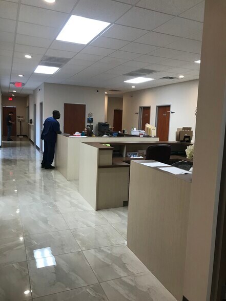 More Photos Of 19701 Kingwood Dr, Porter Medical For Lease