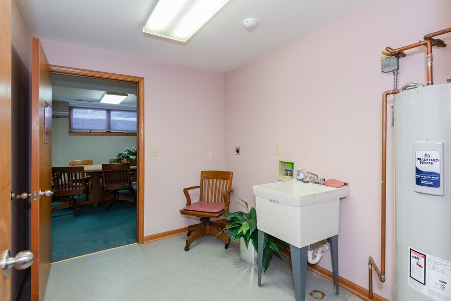 More Photos Of 1752 W High St, Piqua Medical For Sale