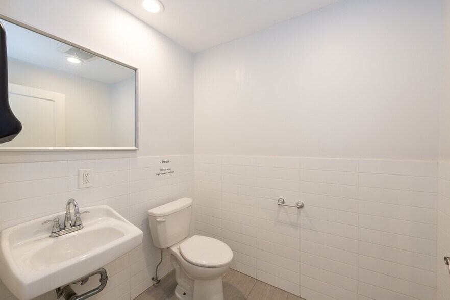 More Photos Of 142 Wyckoff Ave, Brooklyn Storefront Retail Residential For Lease