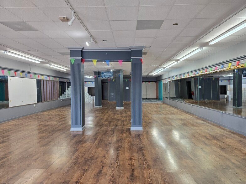 More Photos Of 514 S Wall St, Calhoun Storefront Retail Office For Lease