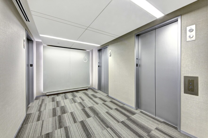 More Photos Of 20 N Clark St, Chicago Coworking Space