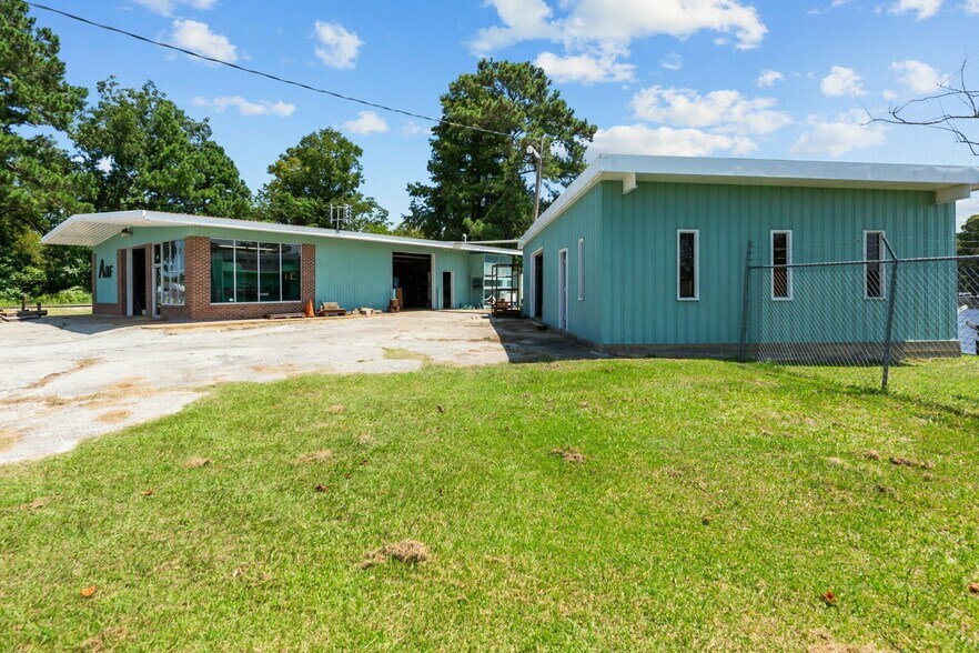 More Photos Of 1054 E Main St, Washington General Retail For Sale