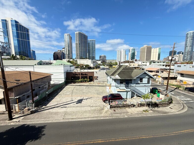 More Photos Of 1303 Rycroft St, Honolulu Restaurant For Sale