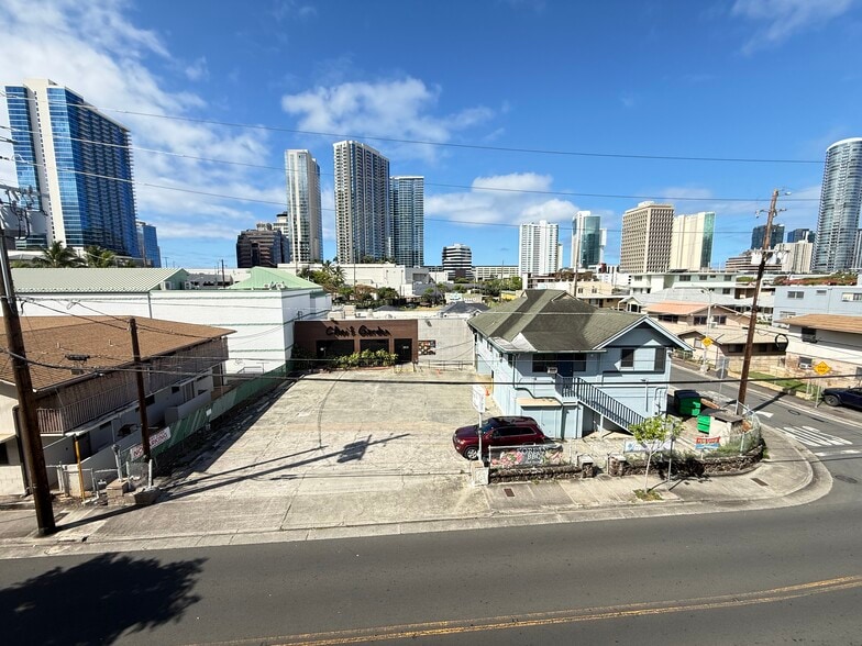 More Photos Of 1303 Rycroft St, Honolulu Restaurant For Sale