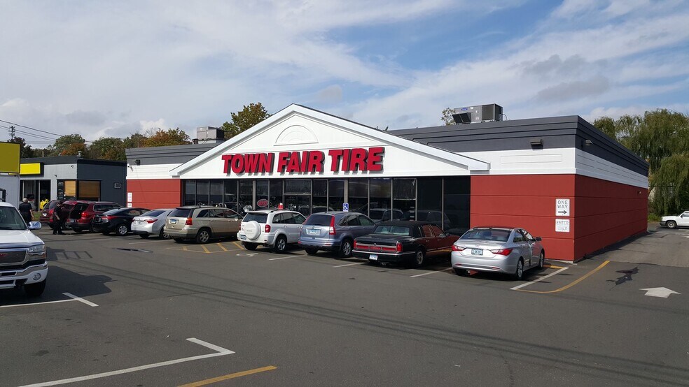 More Photos Of 474 Station Ave, South Yarmouth General Retail For Lease