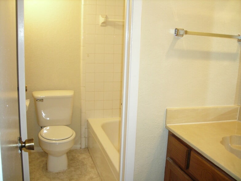 More Photos Of 3600 Hulen Park Cir, Fort Worth Multifamily For Sale