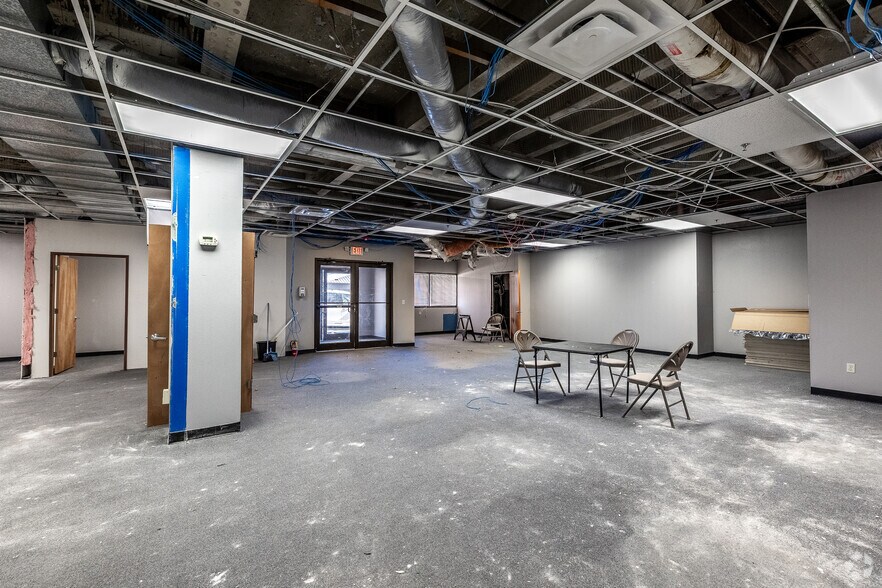 More Photos Of 11 E Church St, Marshalltown Unknown For Sale