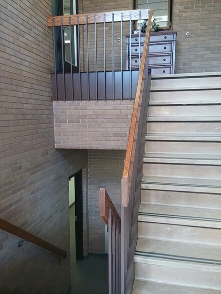 More Photos Of 4200 Euclid Ave, Rolling Meadows Office For Lease