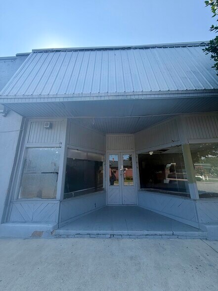 More Photos Of 110 Lowe St, Fort Valley General Retail For Sale