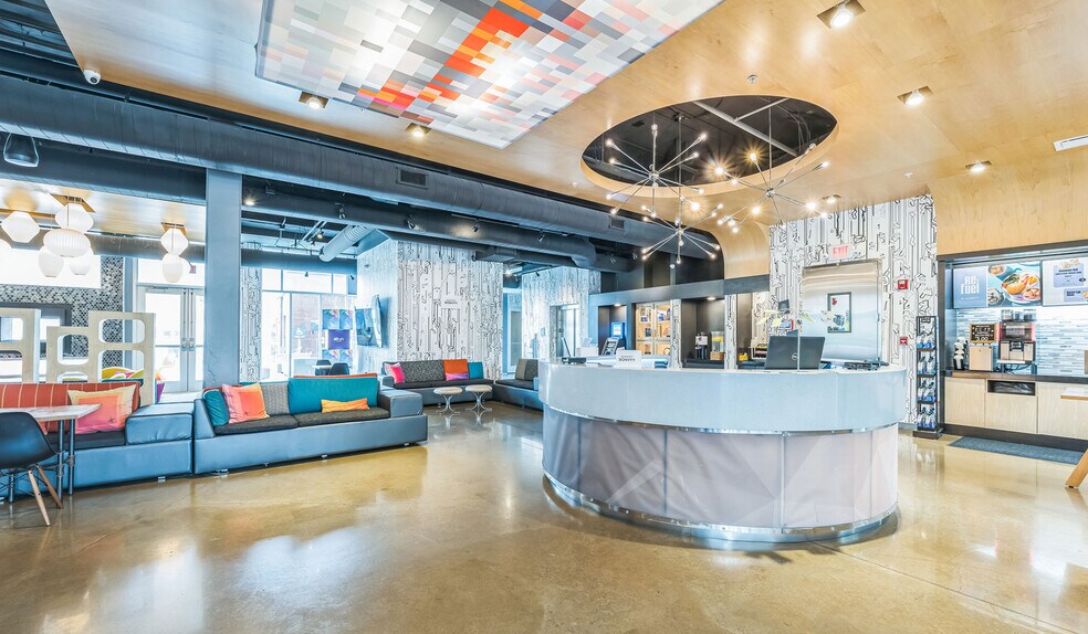 More Photos Of 900 S 11th St, Waco Hotel For Sale