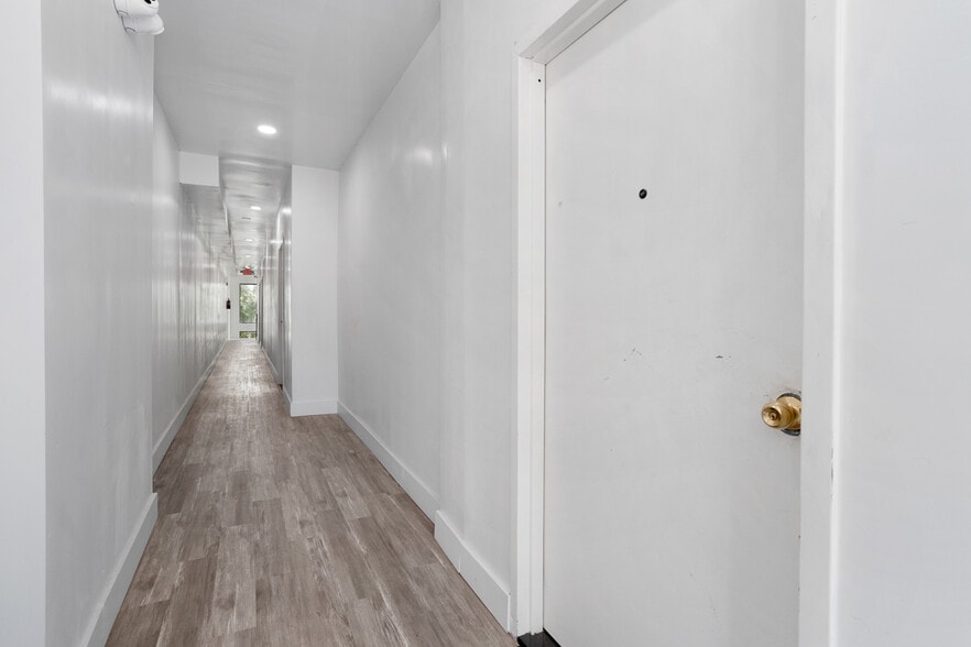 More Photos Of 15 Division Pl, Brooklyn Warehouse For Lease