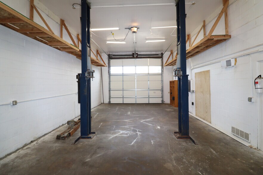 More Photos Of 1245 Main St, Springfield Office For Lease