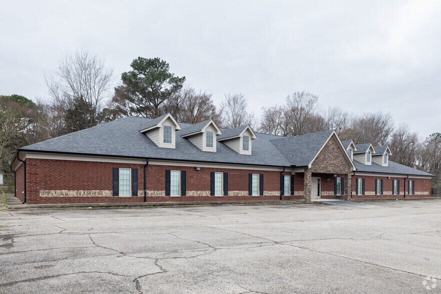 Primary Photo Of 249A W Church St, Lexington Medical For Sale