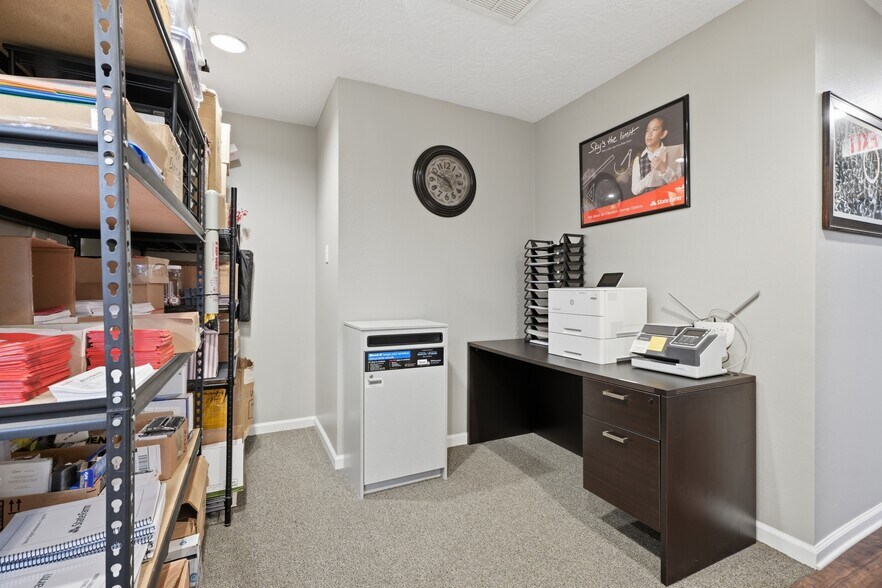 More Photos Of 12325 Scarsdale Blvd, Houston Medical For Sale