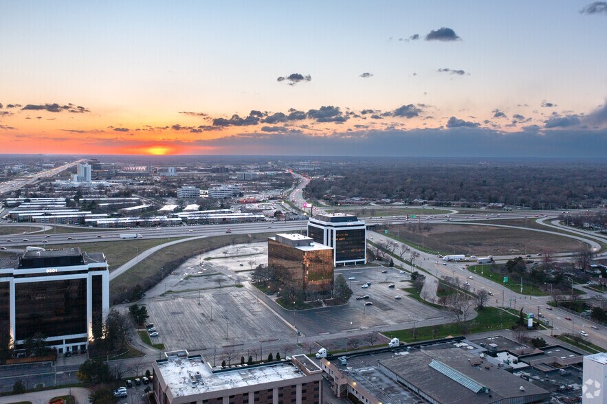 More Photos Of 3601 Algonquin Rd, Rolling Meadows Office For Lease