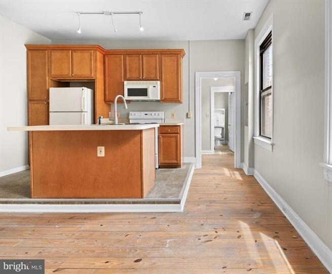 More Photos Of 2112 Fleet St, Baltimore Bar For Sale