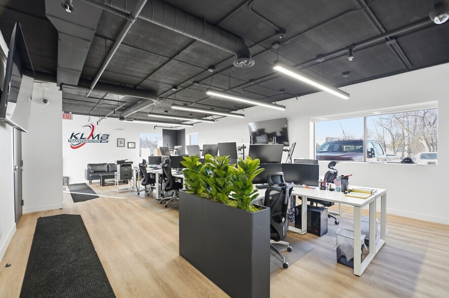 More Photos Of 8201 NE Hickory St, Minneapolis Truck Terminal For Sale