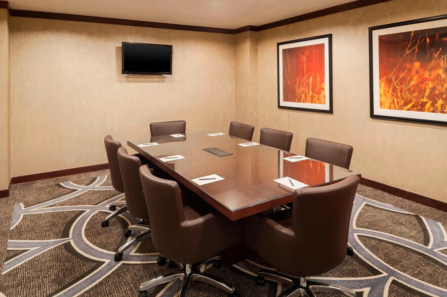 More Photos Of 4 Galleria Blvd, Metairie Hotel For Sale