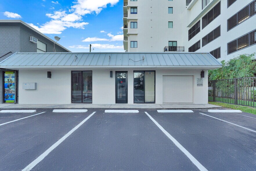 More Photos Of 24 NE 1st Ave, Dania Beach Storefront Retail Residential For Lease
