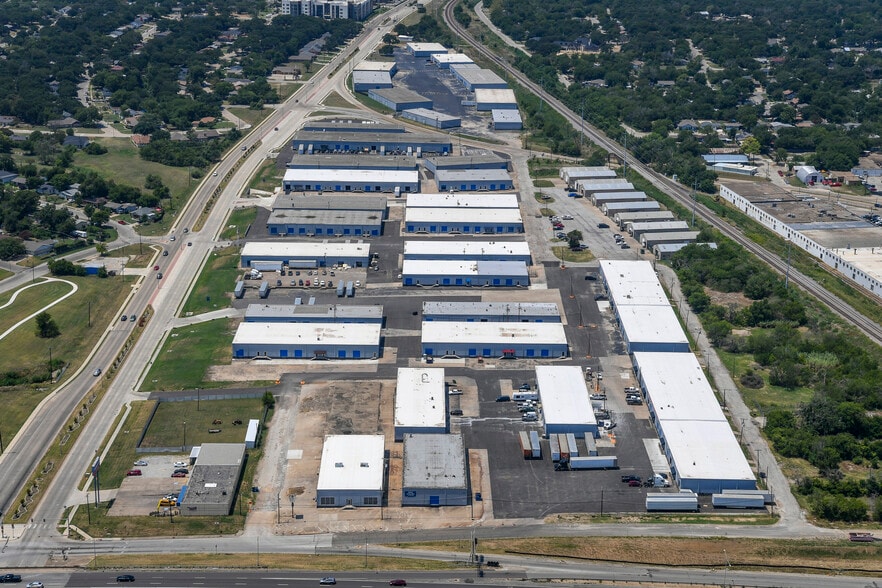 More Photos Of 5721 E Rosedale St, Fort Worth Unknown For Lease