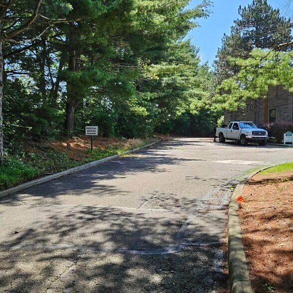 More Photos Of 70 W Streetsboro Rd, Hudson Self Storage For Lease