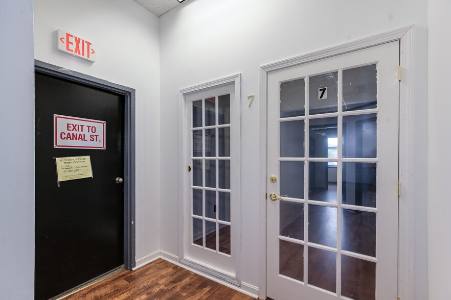 More Photos Of 112 Main St, Putnam Storefront Retail Office For Lease