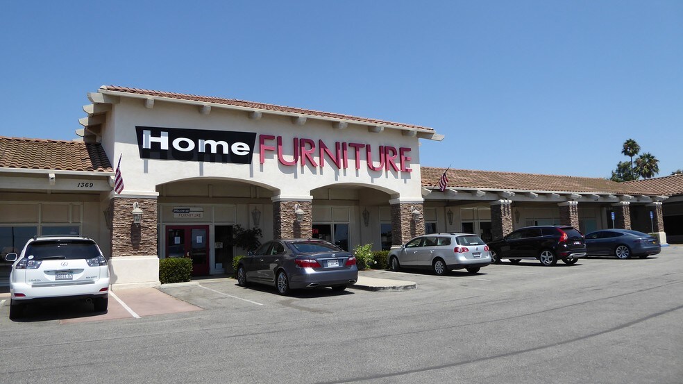 More Photos Of 1365-1371 Del Norte Rd, Camarillo Showroom For Sale