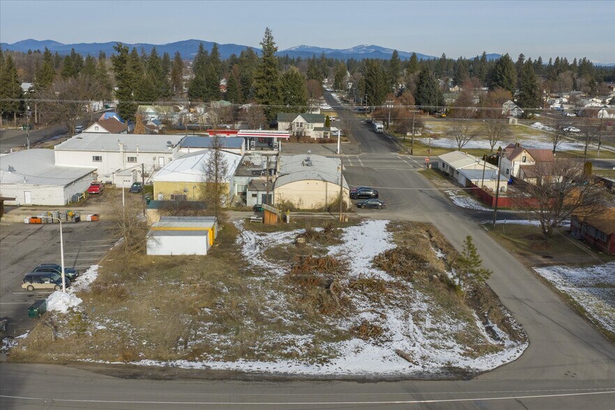 More Photos Of 120-124 E Crawford St, Deer Park Freestanding For Sale