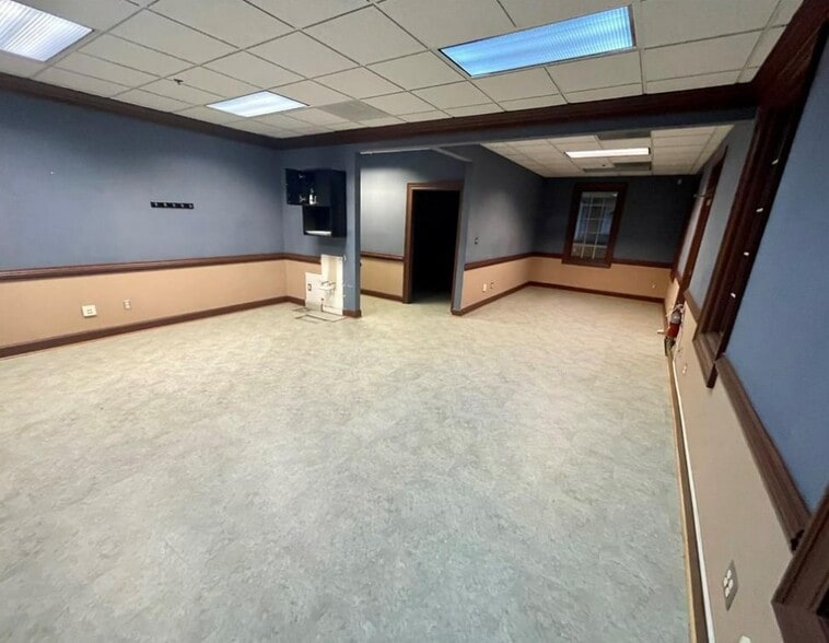 More Photos Of 1514 Holland Rd, Suffolk Office Residential For Lease