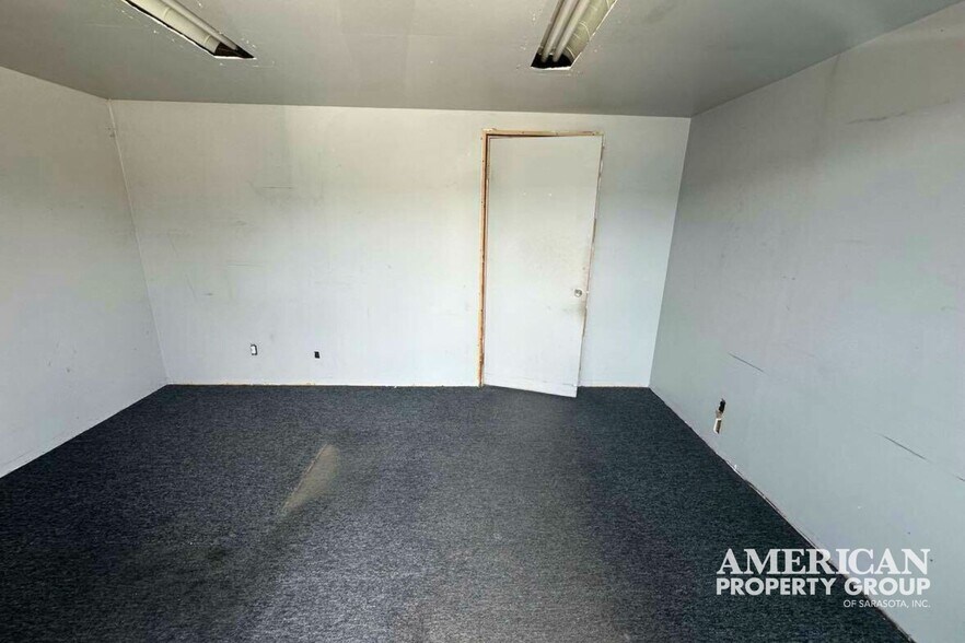 More Photos Of 1159 Palmer Wood Ct, Sarasota Warehouse For Lease