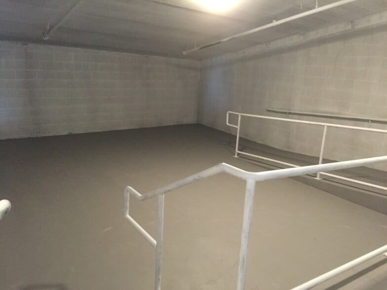 More Photos Of 600 S La Brea Ave, Los Angeles Storefront Retail Residential For Sale