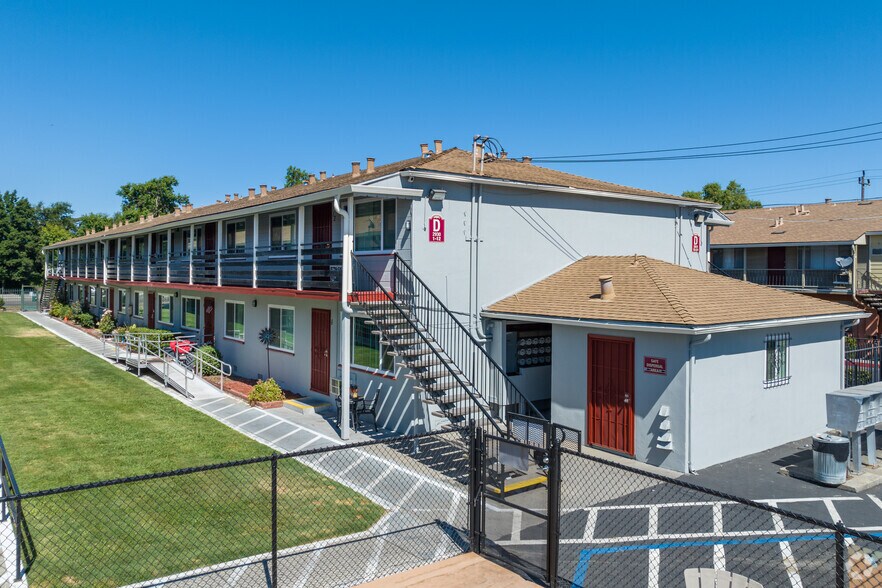 More Photos Of 2928 Watt Ave, Sacramento Apartments For Sale