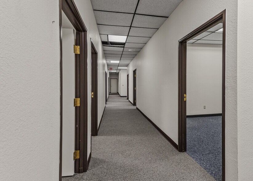 More Photos Of 6900 Anderson Blvd, Fort Worth Office For Sale