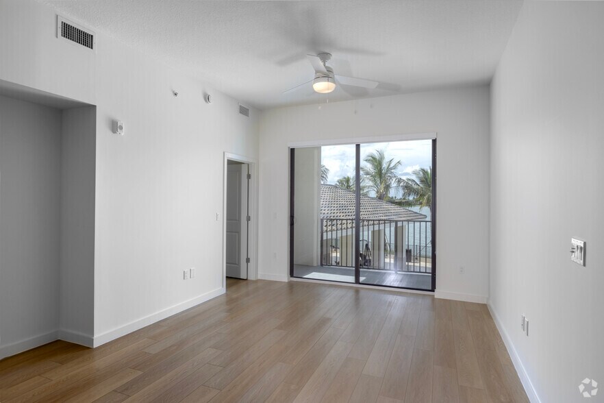 More Photos Of 8205 Commerce, Miami Lakes Apartments For Lease